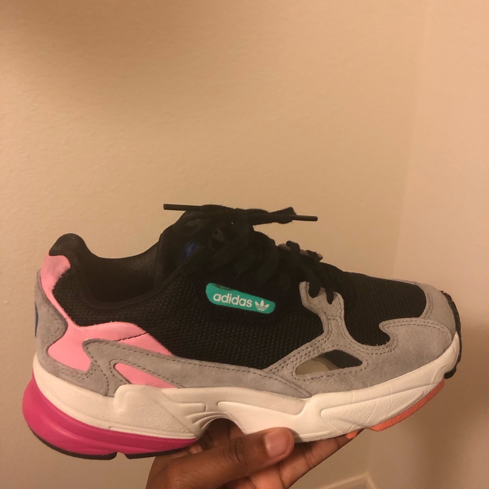 Adidas Falcon